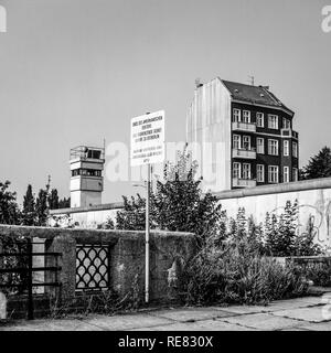 August 1986, Berliner Mauer, Warnzeichen für Ende der amerikanischen Sektor, Ost-Berlin, West-berlin, Deutschland, Europa, Stockfoto