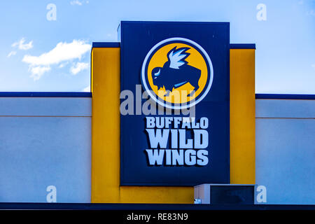 Lancaster, PA, USA - 5. März 2018: Buffalo Wild Wings ist ein zwangloses Restaurant und Sports Bar Franchise mit über 1200 Standorten. Stockfoto