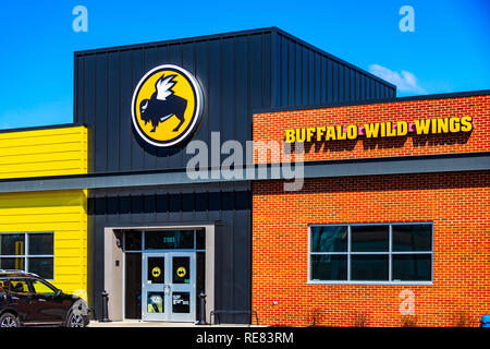 Lancaster, PA, USA - 5. März 2018: Buffalo Wild Wings ist ein zwangloses Restaurant und Sports Bar Franchise mit über 1200 Standorten. Stockfoto