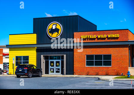 Lancaster, PA, USA - 5. März 2018: Buffalo Wild Wings ist ein zwangloses Restaurant und Sports Bar Franchise mit über 1200 Standorten. Stockfoto