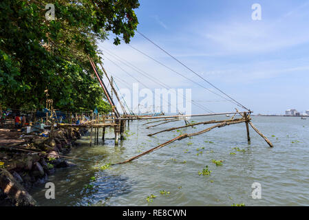 Chinesische Fischernetze, Fort Cochin, Kochi, Kerala, Indien Stockfoto