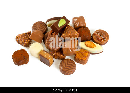 Schokolade Pralinen über Weiß Stockfoto