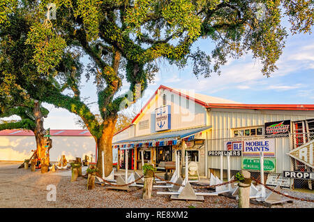 Südliche Live Eichen Flanke Marshall Marine Supply, 23 Dezember, 2018, in Bayou La Batre, Alabama. Stockfoto