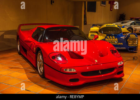 FONTVIEILLE, MONACO - Jun 2017: rot FERRARI F50 GT 1995 in Monaco Top Cars Collection Museum. Stockfoto