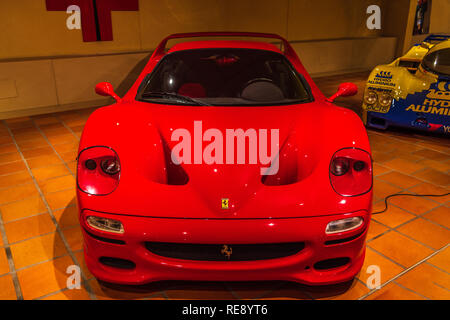 FONTVIEILLE, MONACO - Jun 2017: rot FERRARI F50 GT 1995 in Monaco Top Cars Collection Museum. Stockfoto