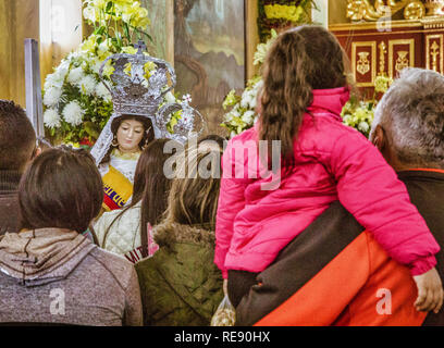 Latacunga, Ecuador - September 22, 2018 - Statue von Virgen während Mama Negra Festival gefeiert wird Stockfoto