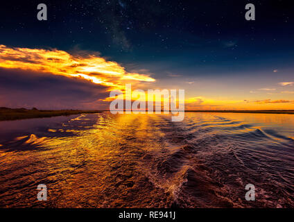 Abend Landschaft Bild des Chobe Fluss am Chobe Nationalpark in Botsuana im Sommer Stockfoto