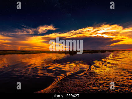 Abend Landschaft Bild des Chobe Fluss am Chobe Nationalpark in Botsuana im Sommer Stockfoto