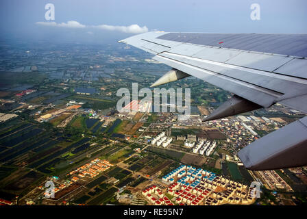 Fliegen über Thailand, die Ansicht von Thailand aus dem Fenster des Flugzeugs. Stockfoto