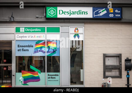 MONTREAL, KANADA - 5 November, 2018: Desjardins Bank Logo auf ihren Zweig für die Gay Bezirk le Village, mit LGBT-freundlich Slogan. Mouvement Desjar Stockfoto