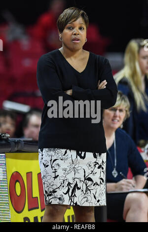 College Park, Maryland, USA. Jan, 2019 20. Penn State Lady Lions Head Coach Coquese Washington während eines Spiels gegen die Maryland Dosenschildkröten am Xfinity Center. Credit: Terrence Williams/ZUMA Draht/Alamy leben Nachrichten Stockfoto