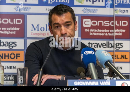 Zwolle, Niederlande 20. Januar 2019 Fußball-niederländischen Eredivisie: PEC Zwolle v Feyenoord Eredivisie 2018-2019 L-R Giovanni van Mijn von Feyenoord Stockfoto