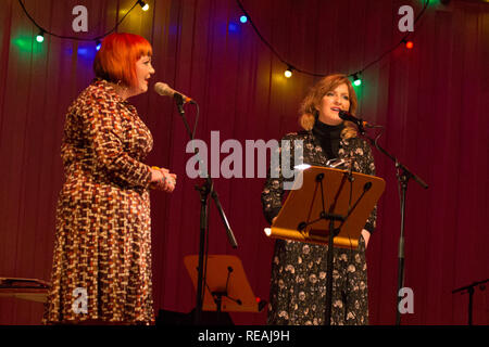 Glasgow, Schottland, Großbritannien. 19. Januar, 2019. Kathleen MacInnes, Gälisch Sänger, durchgeführt mit isländischen Band amiina, Celtic Connections Festival, Auditorium Concert Hall, Glasgow, Schottland. Credit: Pauline Keightley/Alamy leben Nachrichten Stockfoto