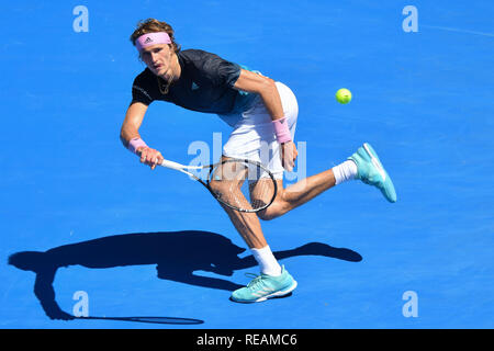 Melbourne, Australien. Januar 21, 2019: 4. Saatgut Alexander Zverev von Deutschland in Aktion in der vierten Runde gegen 16 Samen Milos Raonic von Kanada an Tag 8 der Australian Open 2019 Grand Slam Tennis Turnier in Melbourne, Australien. Raonic gewonnen 61 61 76. Sydney Low/Cal Sport Media Credit: Cal Sport Media/Alamy leben Nachrichten Stockfoto