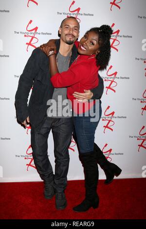 Bryton James, Loren Lott bei der Ankunft für den Jungen und dem rastlosen Feiert 30 Jahre als TV #1 Daytime Drama, CBS Television City, Los Angeles, CA 17. Januar 2019. Foto von: Priscilla Grant/Everett Collection Stockfoto