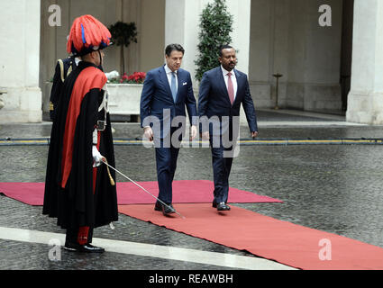 Rom, Italien. 21. Januar 2019. Der Ministerpräsident Giuseppe Conte, trifft der Premierminister der Demokratischen Bundesrepublik Äthiopien, Abiy Ahmed Ali Im pic Giuseppe Conte, Abiy Ahmed Ali Credit: LaPresse/Alamy leben Nachrichten Stockfoto