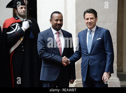 Rom, Italien. 21. Januar 2019. Der Ministerpräsident Giuseppe Conte, trifft der Premierminister der Demokratischen Bundesrepublik Äthiopien, Abiy Ahmed Ali Im pic Giuseppe Conte, Abiy Ahmed Ali Credit: LaPresse/Alamy leben Nachrichten Stockfoto