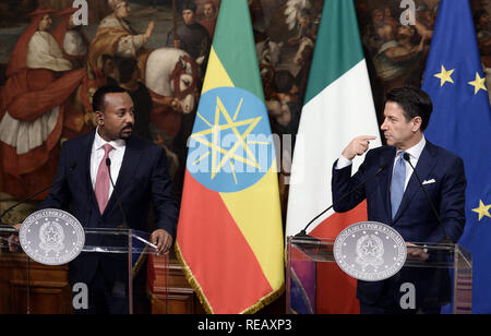 Rom, Italien. 21. Januar 2019. Der Ministerpräsident Giuseppe Conte, trifft der Premierminister der Demokratischen Bundesrepublik Äthiopien, Abiy Ahmed Ali Im pic Giuseppe Conte, Abiy Ahmed Ali Im pic Giuseppe Conte, Abiy Ahmed Ali Credit: LaPresse/Alamy leben Nachrichten Stockfoto