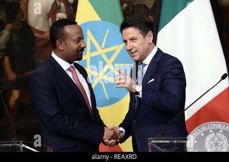 Rom, Italien. 21. Januar 2019. Der Ministerpräsident Giuseppe Conte, trifft der Premierminister der Demokratischen Bundesrepublik Äthiopien, Abiy Ahmed Ali Im pic Giuseppe Conte, Abiy Ahmed Ali Im pic Giuseppe Conte, Abiy Ahmed Ali Credit: LaPresse/Alamy leben Nachrichten Stockfoto