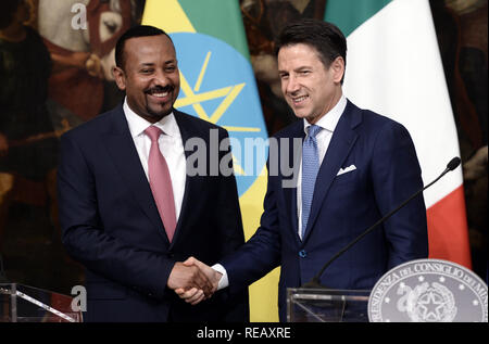 Rom, Italien. 21. Januar 2019. Der Ministerpräsident Giuseppe Conte, trifft der Premierminister der Demokratischen Bundesrepublik Äthiopien, Abiy Ahmed Ali Im pic Giuseppe Conte, Abiy Ahmed Ali Im pic Giuseppe Conte, Abiy Ahmed Ali Credit: LaPresse/Alamy leben Nachrichten Stockfoto