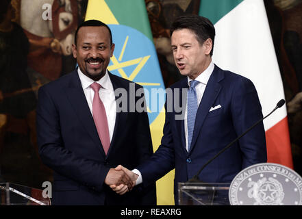 Rom, Italien. 21. Januar 2019. Der Ministerpräsident Giuseppe Conte, trifft der Premierminister der Demokratischen Bundesrepublik Äthiopien, Abiy Ahmed Ali Im pic Giuseppe Conte, Abiy Ahmed Ali Im pic Giuseppe Conte, Abiy Ahmed Ali Credit: LaPresse/Alamy leben Nachrichten Stockfoto