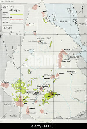 . Die Erhaltung Atlas der tropischen Wälder: Afrika. Ostafrika. Bitte beachten Sie, dass diese Bilder sind von der gescannten Seite Bilder, die digital für die Lesbarkeit verbessert haben mögen - Färbung und Aussehen dieser Abbildungen können nicht perfekt dem Original ähneln. extrahiert. Sayer, J.A., Harcourt, C.S., Collins, N. M.. IUCN Stockfoto