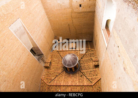 Innen Außen - Ein altes Dach, durch neuere Bau in der Petersbasilika eingeschlossen. Vatikanstadt, Vatikanische Stockfoto