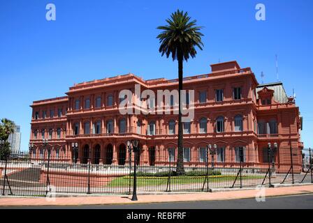 Casa Rosada, Presidential Palace auf der östlichen Seite der Plaza de Mayo Square, Buenos Aires, Argentinien Stockfoto