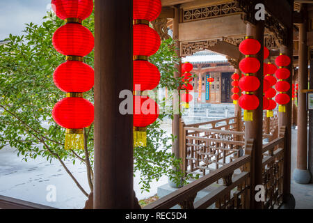 Hongcun (Chinesisch: 宏村; Pinyin: Hóngcūn; wörtlich: 'Hong Dorf") ist ein Dorf in Hongcun Stadt (宏村镇), Yi County in der Provinz Anhui. Stockfoto