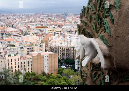 Blick über Barcelona von der Sagrada Familia oder Sühneopfer Tempel der Heiligen Familie, Unesco Weltkulturerbe Stockfoto