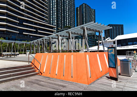 Die modernen Apartments im Victoria Hafen Revier Docklands von Melbourne, Victoria, Australien. Stockfoto