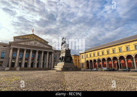 München Deutschland, City Skyline bei Max Joseph Platz. Stockfoto