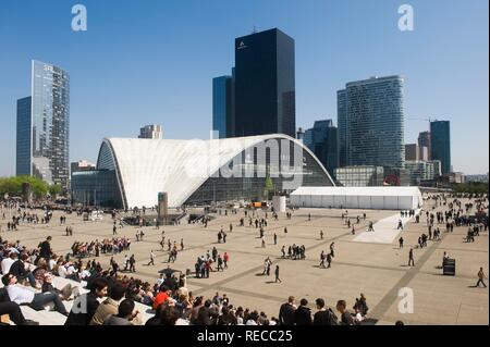 Zentrum von neuen Branchen und Technologien oder CNIT La Defense, Paris, Frankreich, Europa Stockfoto