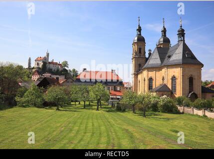 Wallfahrtskirche der Heiligen Dreifaltigkeit des Franziskanerklosters, Fassade nach der Renovierung 2009 Goessweinstein Stockfoto