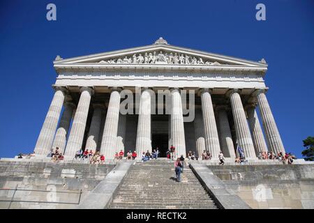 Die Walhalla Memorial Hall of Fame für lobenswert und zeichnet die Deutschen in der Nähe von Donaustauf, Oberpfalz, Bayern Stockfoto