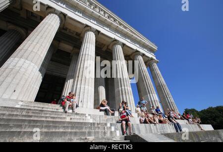 Die Walhalla Memorial Hall of Fame für lobenswert und zeichnet die Deutschen in der Nähe von Donaustauf, Oberpfalz, Bayern Stockfoto