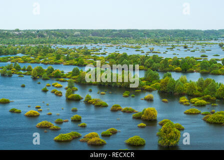 die Ufer des Flusses Desna, ein Blick von Nowgorod-Siverskyi Heilands Verklärung Kloster, Ukraine Stockfoto