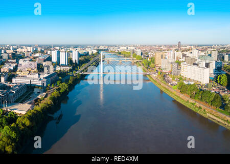 Nantes Antenne Panoramablick. Nantes ist eine Stadt in der Region Loire-Atlantique in Frankreich Stockfoto