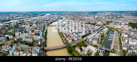 Nantes Antenne Panoramablick. Nantes ist eine Stadt in der Region Loire-Atlantique in Frankreich Stockfoto