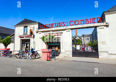 SAUMUR, Frankreich - 15. SEPTEMBER 2018: Brennerei Combier Likör museum in Saumur, Loiretal in Frankreich Stockfoto