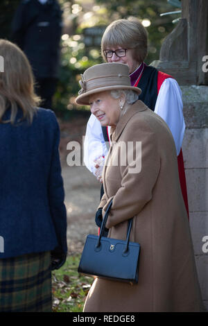 20. Januar 2019 Norfolk UK britische Königin Elizabeth besucht einen sonntäglichen Gottesdienst in der St. Peter's Kirche in Wolferton in der Nähe der Königin Sandringham Estate Stockfoto