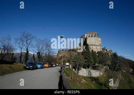 Der Saint Michael's Abbey, ist ein religiöser Komplex auf der Südseite des Val di Susa, die in der Nähe der Stadt Turin Region des nordwestlichen Italien Stockfoto
