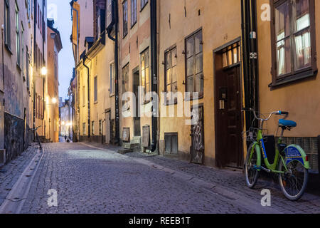 Stockholm, Schweden - 22 November 2018. Street View in Gamla Stan, historischen Viertel von Stockholm, mit Fahrrad Stockfoto