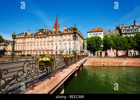 Ill Kanal und Palais Rohan in Straßburg Stockfoto