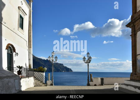 Ein kleines Quadrat in Atrani, Amalfi Küste Stockfoto