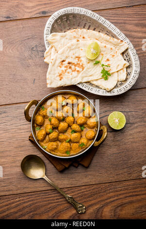 Masala Soja Brocken Curry mit Sojabohne Nuggets und Gewürzen - protein-reiche Nahrung aus Indien Stockfoto