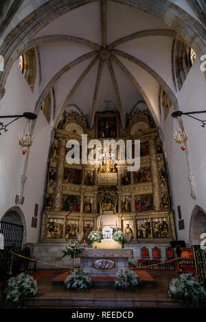 Innenraum der Iglesia de Santa María del Conceyu in Llanes, Asturien, Spanien Stockfoto