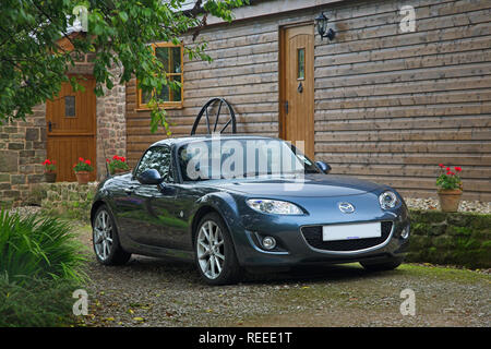 Blue Mazda MX-5 Mkiii. Stockfoto