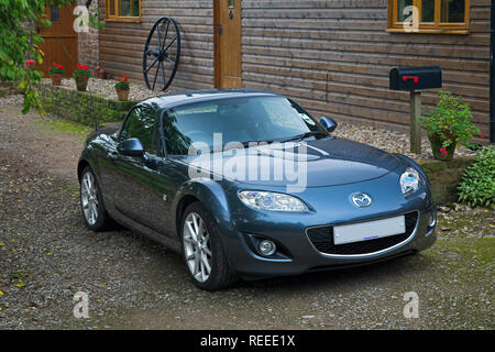 Blue Mazda MX-5 Mkiii. Stockfoto