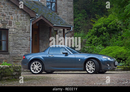 Blue Mazda MX-5 Mkiii. Stockfoto